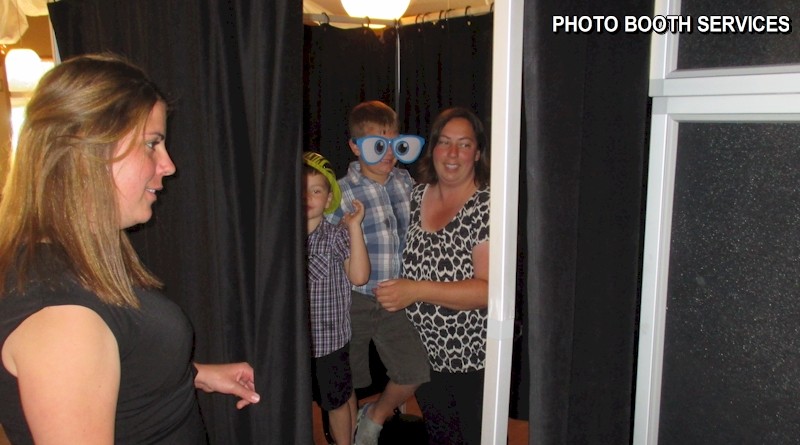 PHOTO BOOTH SERVICES: